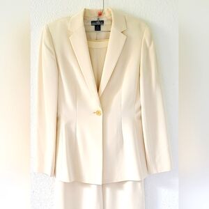 Pantsuit silk cream tailored size 2
